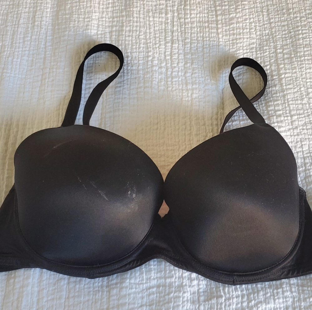 Victoria's Secret wear Everywhere lightly lined
